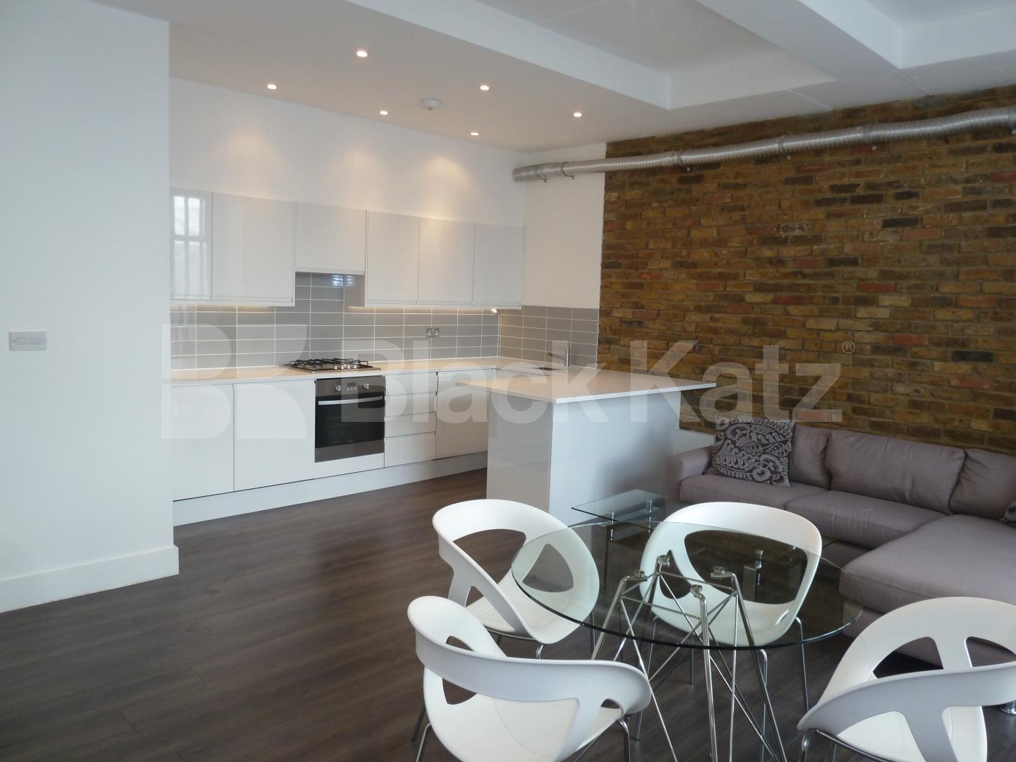 			STUNNING WAREHOUSE CONVERSION, 1 Bedroom, 1 bath, 1 reception Flat			 BRITANNIA LOFTS-BANNER STREET, CLERKENWELL-OLD STREET-SHOREDITCH