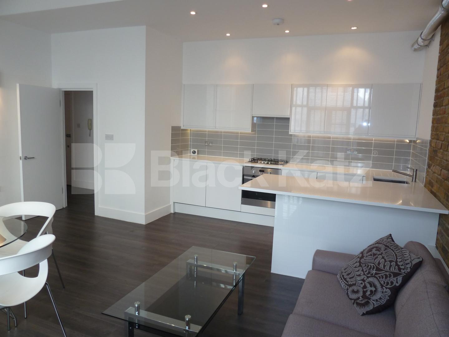 			STUNNING WAREHOUSE CONVERSION, 1 Bedroom, 1 bath, 1 reception Flat			 BRITANNIA LOFTS-BANNER STREET, CLERKENWELL-OLD STREET-SHOREDITCH