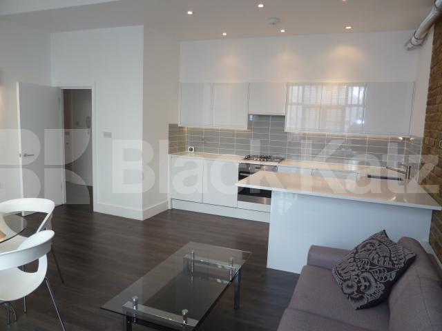 			STUNNING WAREHOUSE CONVERSION, 1 Bedroom, 1 bath, 1 reception Flat			 BRITANNIA LOFTS-BANNER STREET, CLERKENWELL-OLD STREET-SHOREDITCH