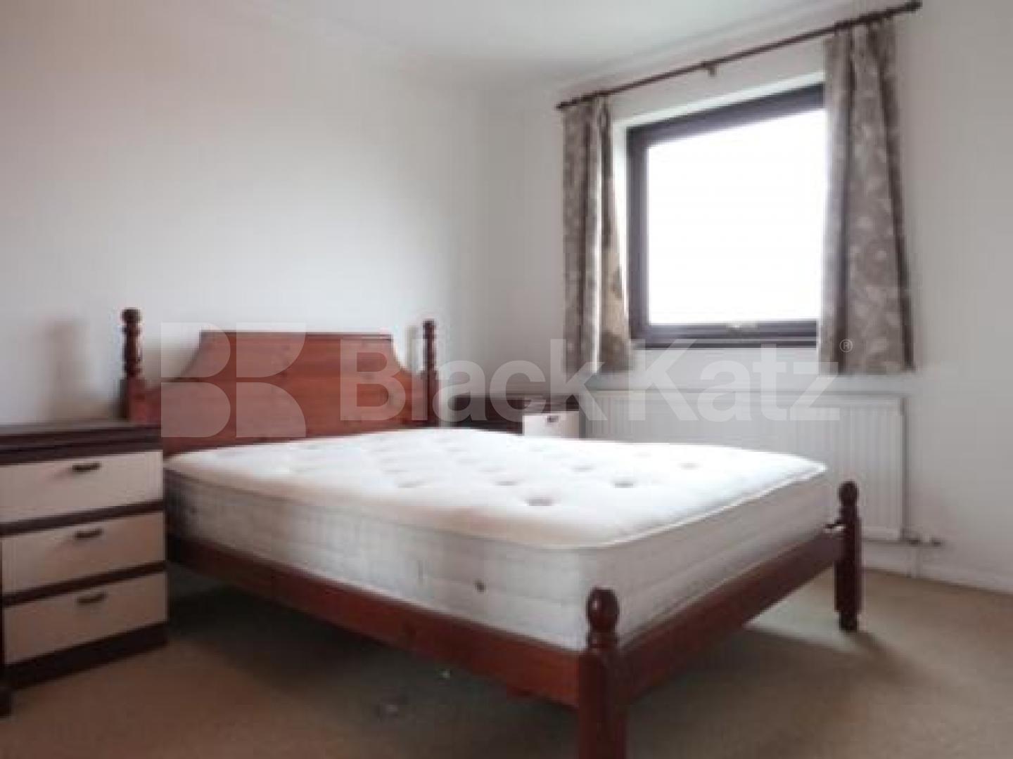 			2 Bedroom, 1 bath, 1 reception Flat			 Coppetts Road, MUSWELL HILL