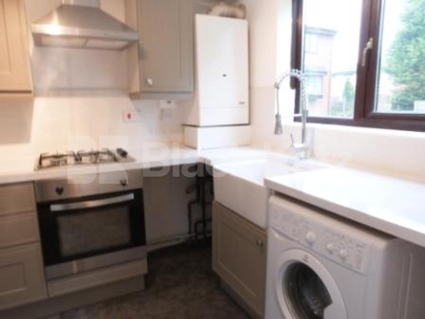 			2 Bedroom, 1 bath, 1 reception Flat			 Coppetts Road, MUSWELL HILL