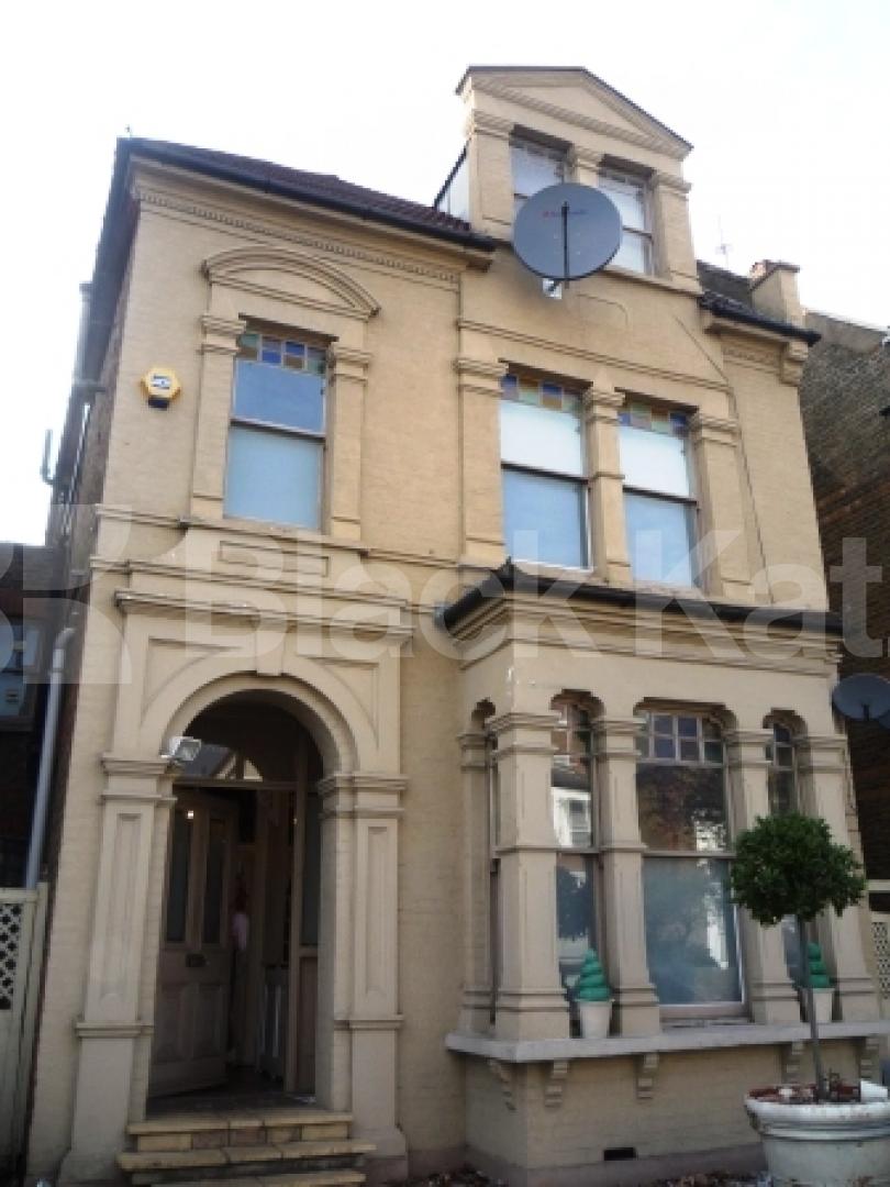 			LET!, 1 Bedroom, 1 bath, 1 reception Flat			 Park Avenue, ALEXANDRA PALACE