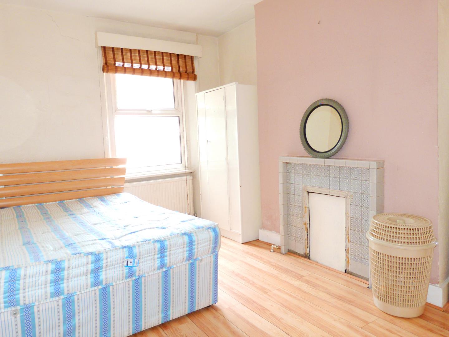 			LET, 1 Bedroom, 1 bath, 1 reception Flat			 Medley Road, WEST HAMPSTEAD