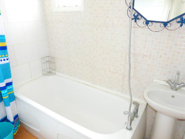 			LET, 1 Bedroom, 1 bath, 1 reception Flat			 Medley Road, WEST HAMPSTEAD