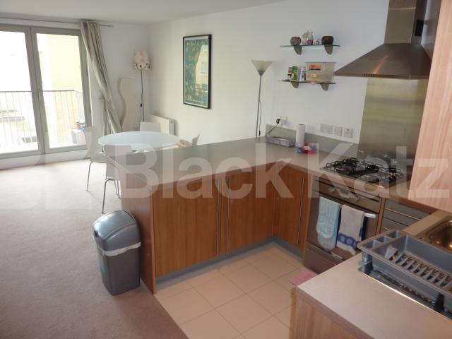 			LET!, 2 Bedroom, 1 bath, 1 reception Flat			 VISION 7, HOLLOWAY N7