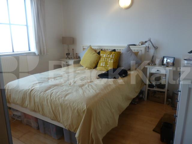 			SPACIOUS WAREHOUSE CONVERSION - 1 WEEK RENT FREE, 1 Bedroom, 1 bath, 1 reception Flat			 Henshall Street, ISLINGTON/CANONBURY N1