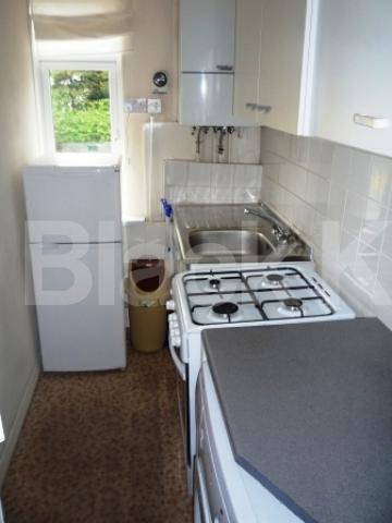 			2 Bedroom, 1 bath, 1 reception Flat			 Shropshire Road, WOOD GREEN