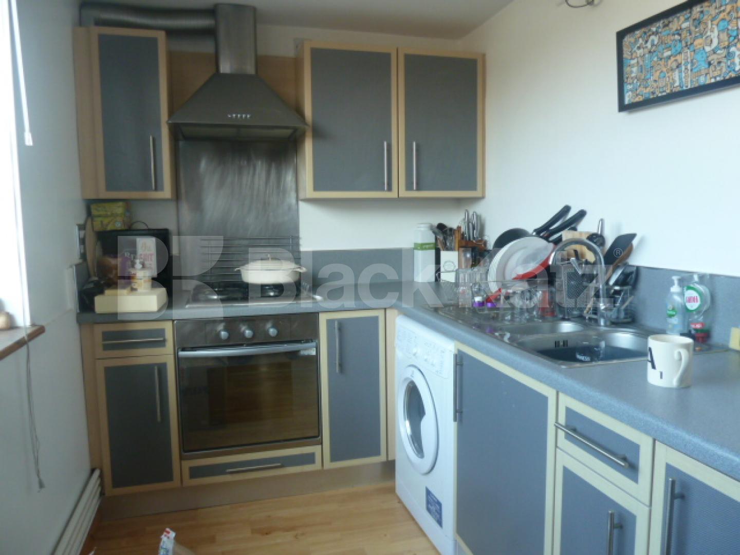 			SPACIOUS WAREHOUSE CONVERSION - 1 WEEK RENT FREE, 1 Bedroom, 1 bath, 1 reception Flat			 Henshall Street, ISLINGTON/CANONBURY N1