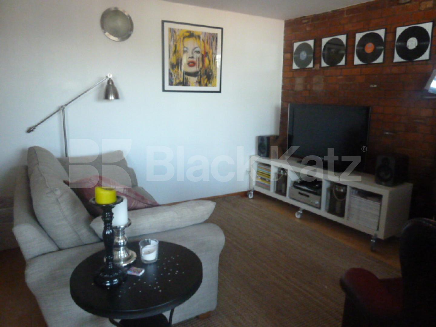 			SPACIOUS WAREHOUSE CONVERSION - 1 WEEK RENT FREE, 1 Bedroom, 1 bath, 1 reception Flat			 Henshall Street, ISLINGTON/CANONBURY N1