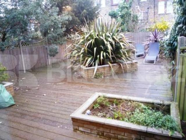 			LET!, 2 Bedroom, 1 bath, 1 reception Ground Floor Flat			 Denton Road, CROUCH END