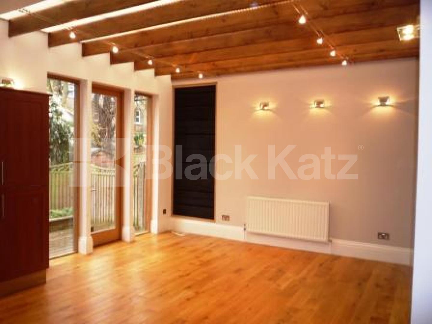 			LET!, 2 Bedroom, 1 bath, 1 reception Ground Floor Flat			 Denton Road, CROUCH END