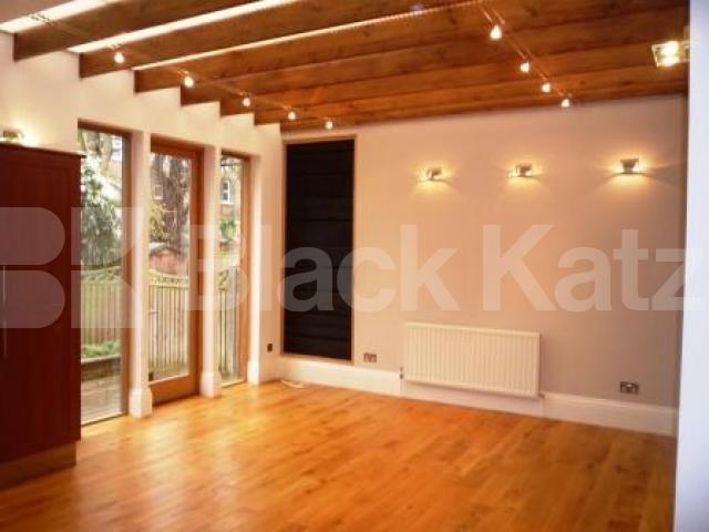 			LET!, 2 Bedroom, 1 bath, 1 reception Ground Floor Flat			 Denton Road, CROUCH END