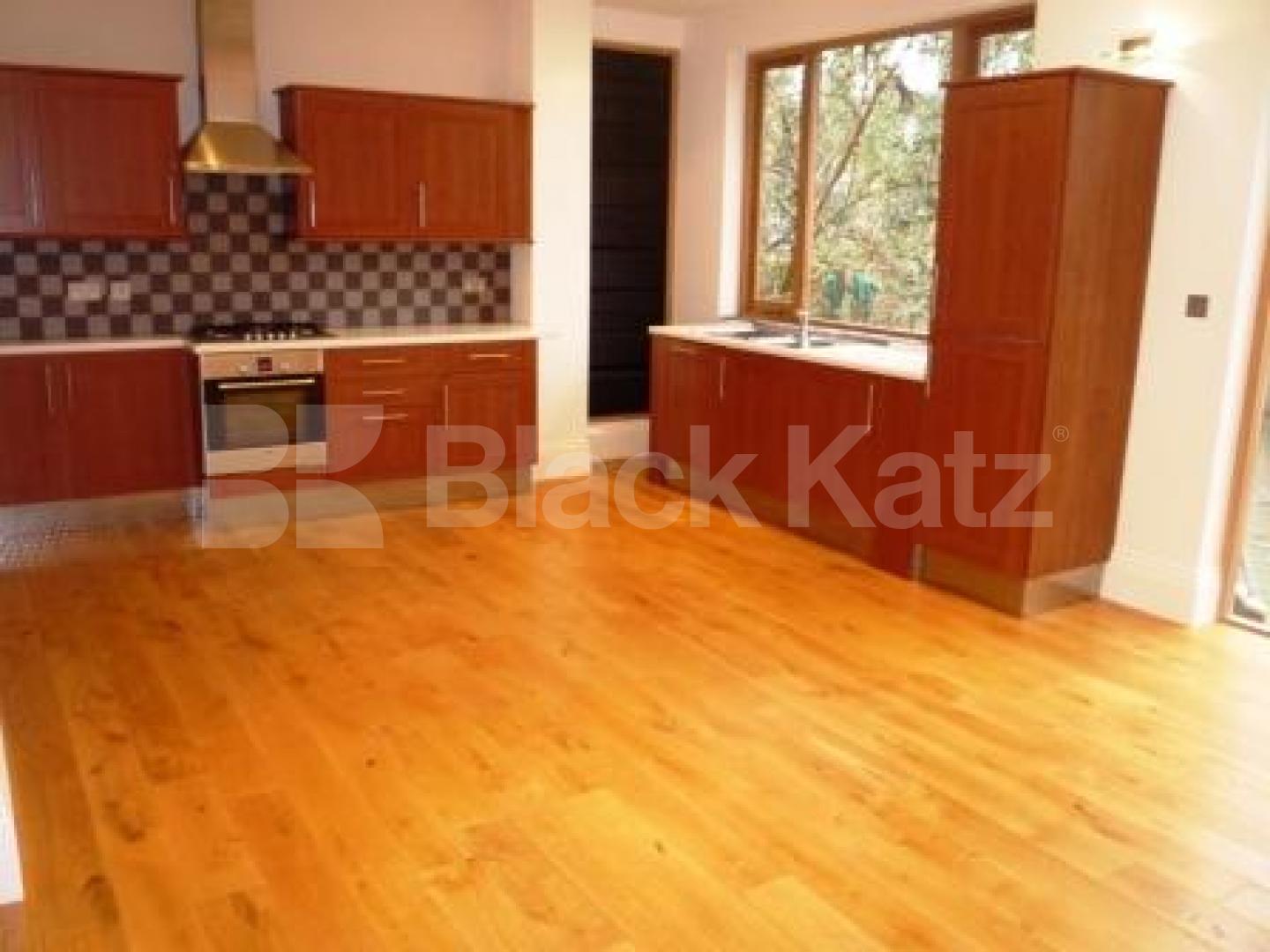 			LET!, 2 Bedroom, 1 bath, 1 reception Ground Floor Flat			 Denton Road, CROUCH END