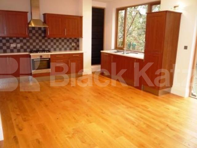 			LET!, 2 Bedroom, 1 bath, 1 reception Ground Floor Flat			 Denton Road, CROUCH END