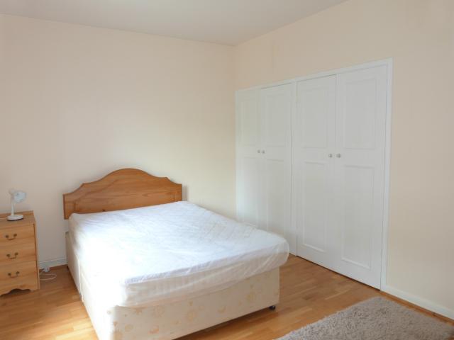 			1 Bedroom, 1 bath, 1 reception Flat			 Hampstead Hill Gardens, HAMPSTEAD/BELSIZE PARK