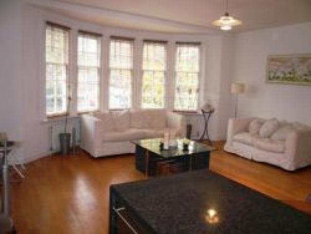 			NEW INSTRUCTION, 2 Bedroom, 1 bath, 1 reception Flat			 Platts Lane, HAMPSTEAD