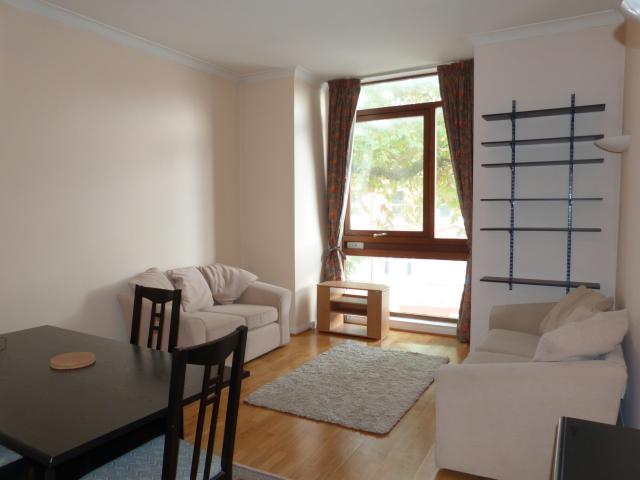 			1 Bedroom, 1 bath, 1 reception Flat			 Hampstead Hill Gardens, HAMPSTEAD/BELSIZE PARK