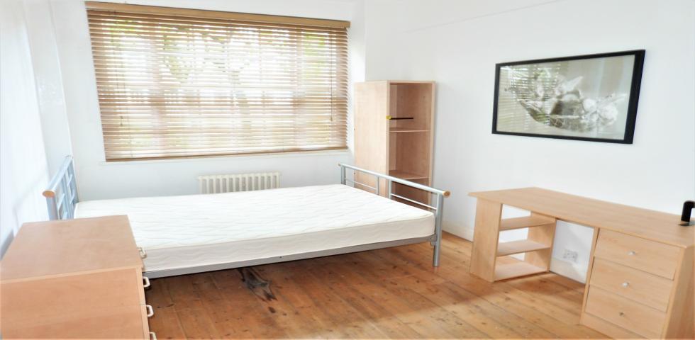			NEW INSTRUCTION, 2 Bedroom, 1 bath, 1 reception Flat			 Eton College Road, BELSIZE PARK