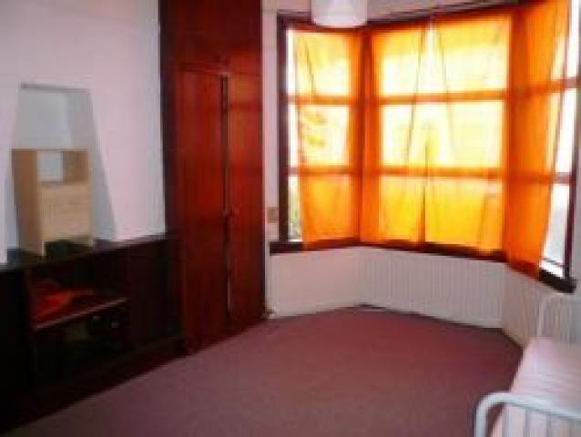 			2 Bedroom, 1 bath, 1 reception Flat			 Chapter Road, WILLESDEN GREEN/DOLLIS HILL