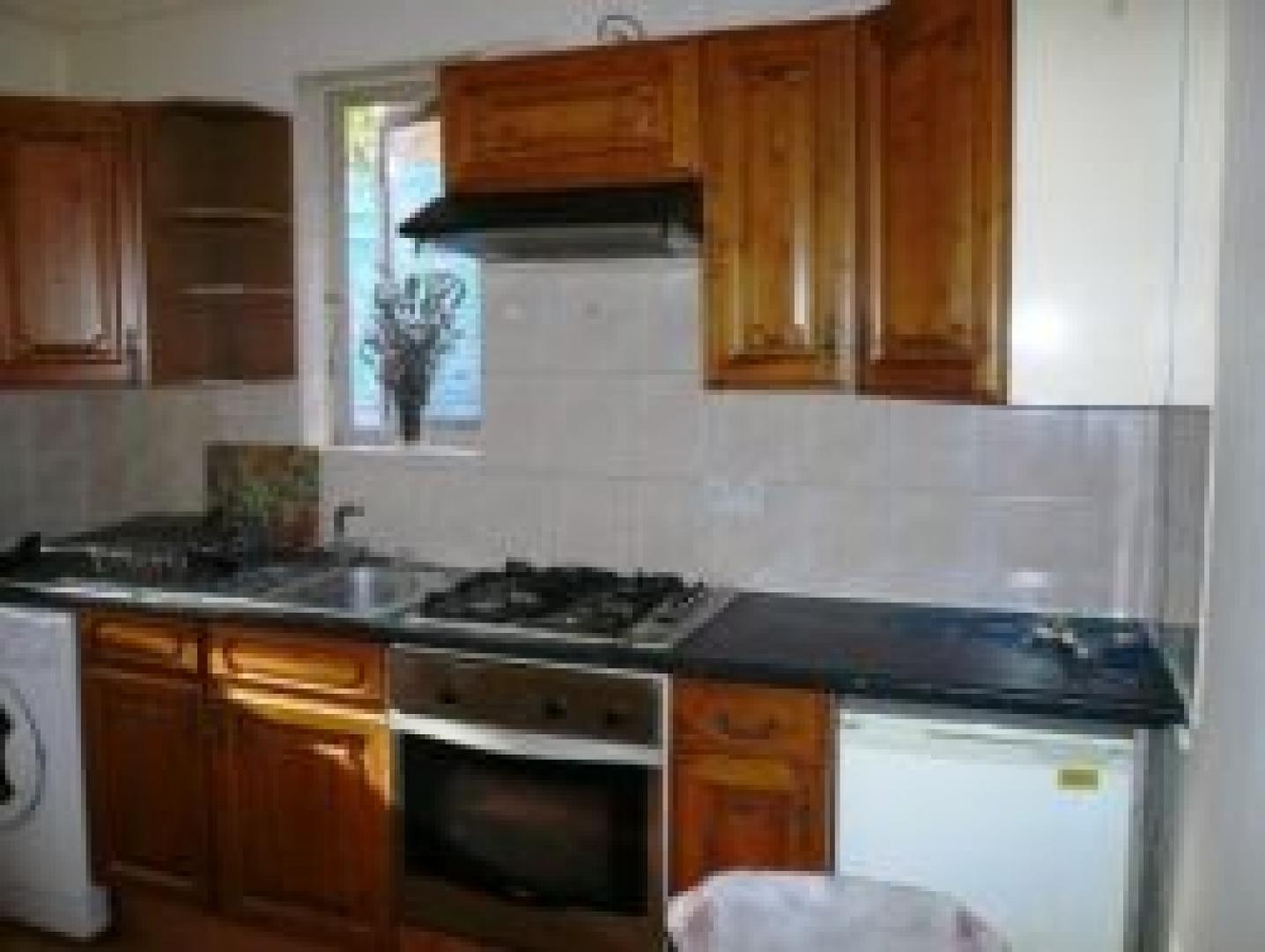 			2 Bedroom, 1 bath, 1 reception Flat			 Chapter Road, WILLESDEN GREEN/DOLLIS HILL