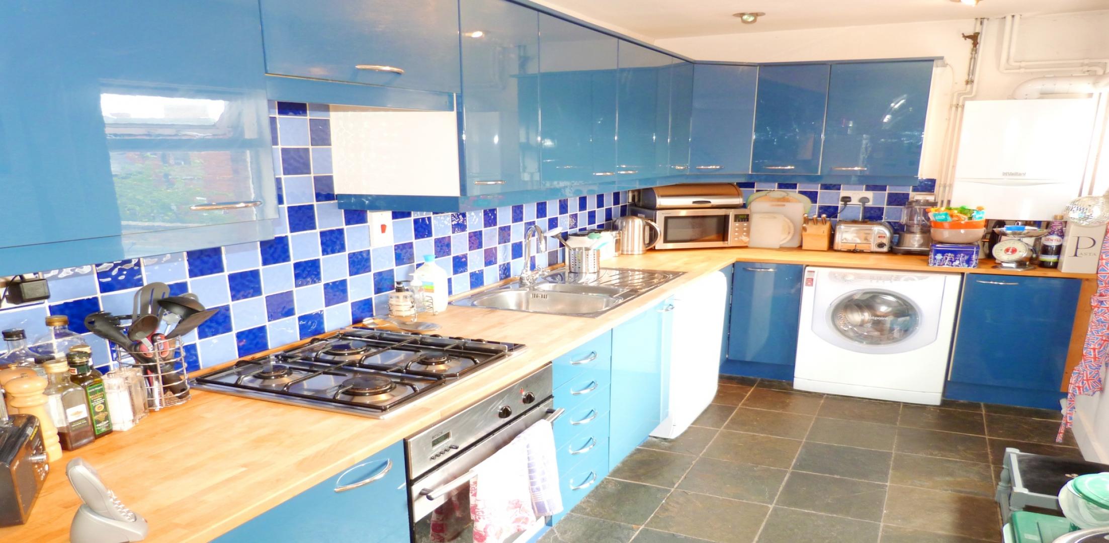 			NEW INSTRUCTION , 4 Bedroom, 1 bath, 1 reception Flat			 St Pauls Avenue, WILLESDEN GREEN