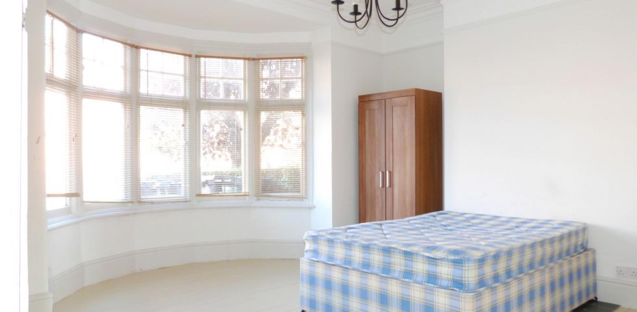 			PRIVATE GARDEN, 2 Bedroom, 1 bath, 1 reception Flat			 Somerton Road, CRICKLEWOOD