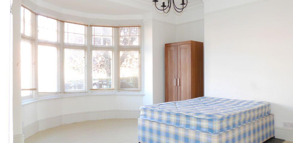 			PRIVATE GARDEN, 2 Bedroom, 1 bath, 1 reception Flat			 Somerton Road, CRICKLEWOOD