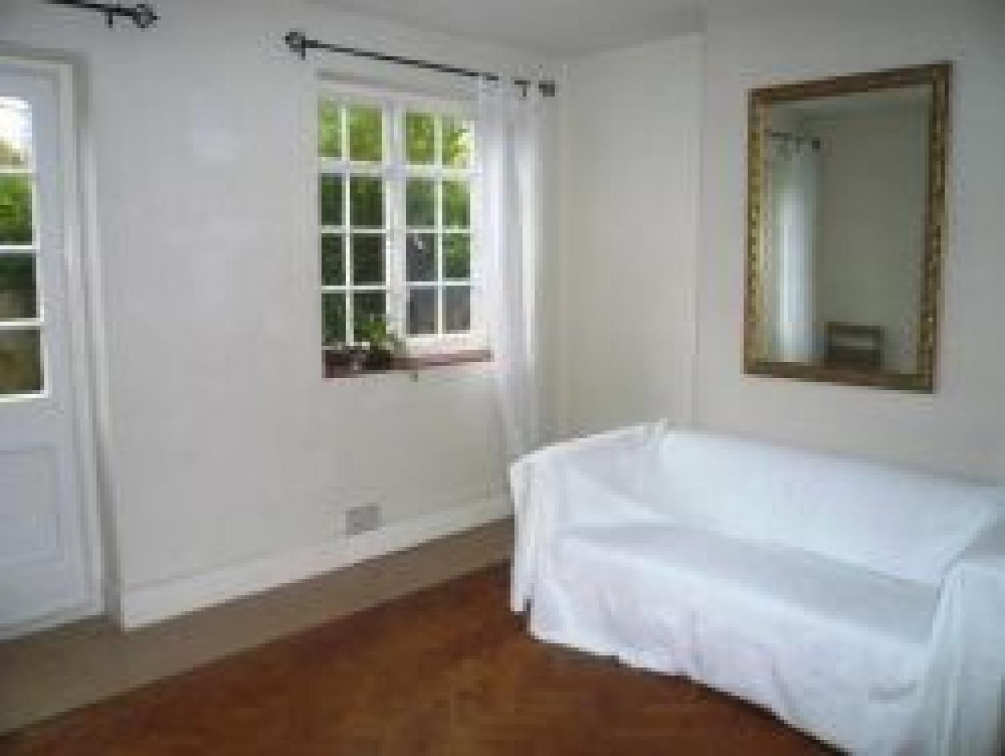 			1 Bedroom, 1 bath, 1 reception Flat			 Falloden Way, GOLDERS GREEN