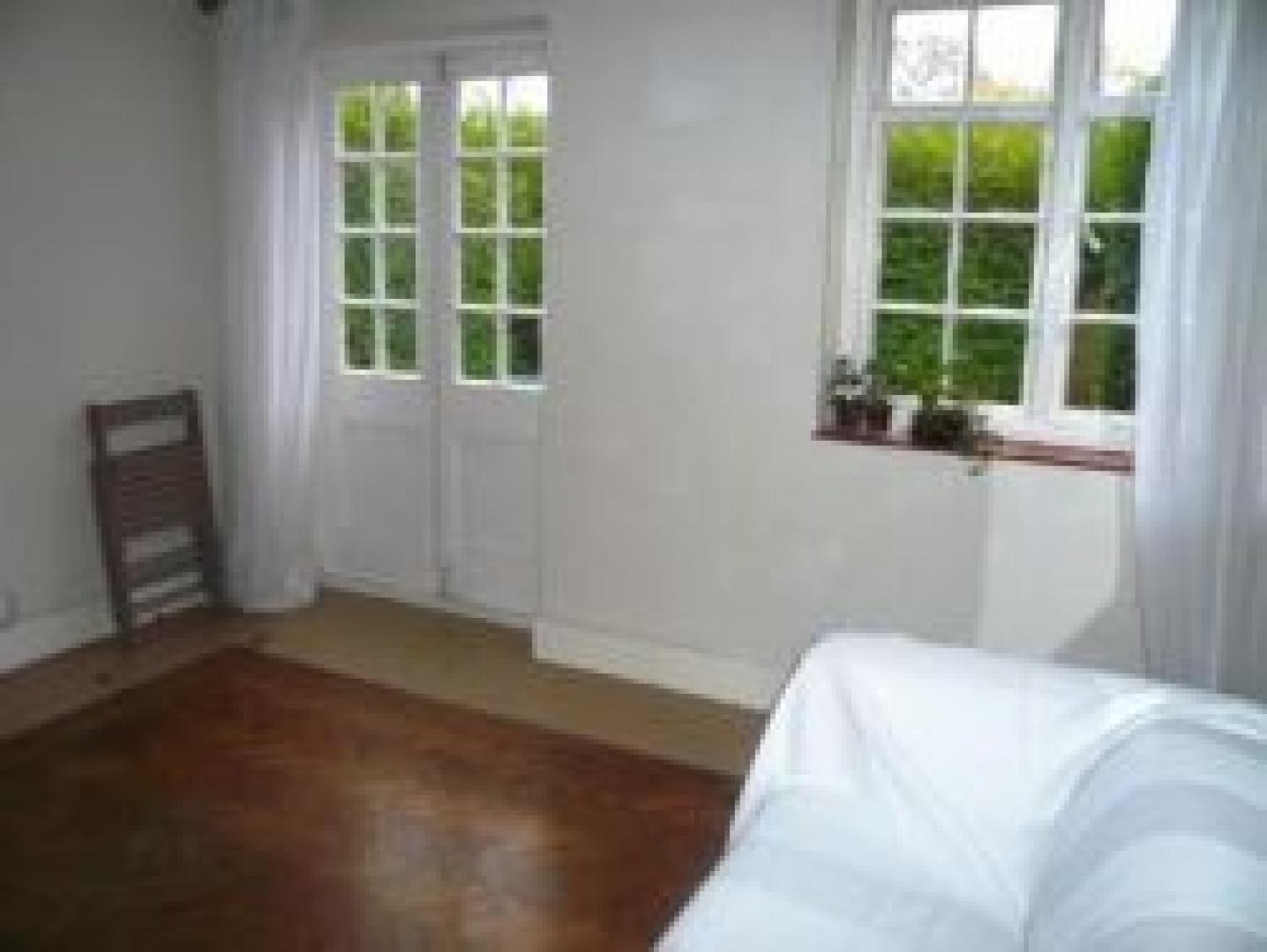 			1 Bedroom, 1 bath, 1 reception Flat			 Falloden Way, GOLDERS GREEN