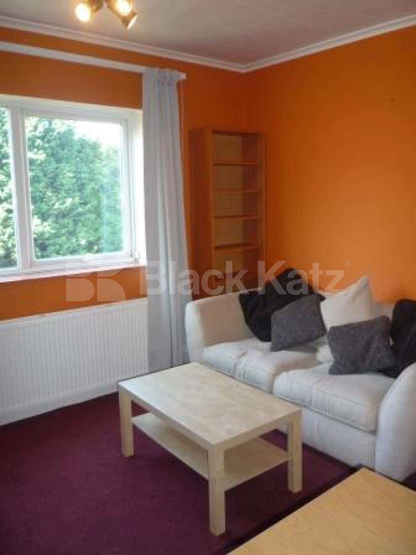 			MUST SEE!, 1 Bedroom, 1 bath, 1 reception Flat			 Archway Road, HIGHGATE N6