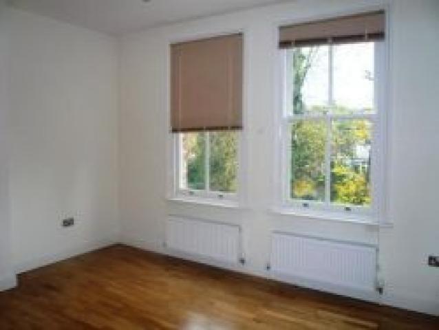 			3 Bedroom, 1 bath, 1 reception Flat			 Goldhurst Terrace, WEST/SOUTH HAMPSTEAD