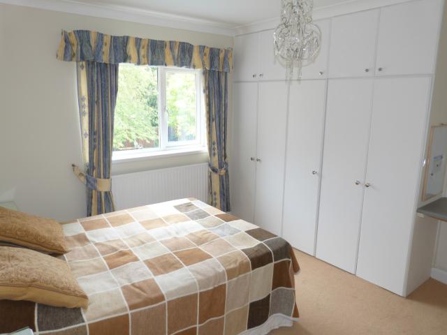 			4 Bedroom, 1 bath, 1 reception Flat			 Chatsworth Road, KILBURN