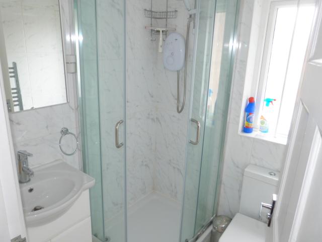 			4 Bedroom, 1 bath, 1 reception Flat			 Chatsworth Road, KILBURN