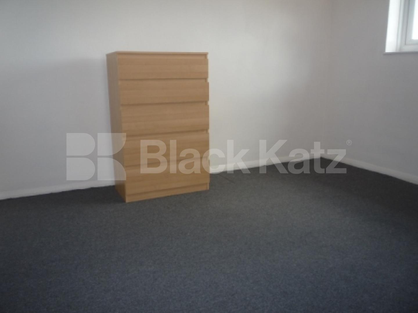 			2 Bedroom, 1 bath, 1 reception Flat			 Coppets Road, MUSWELL HILL