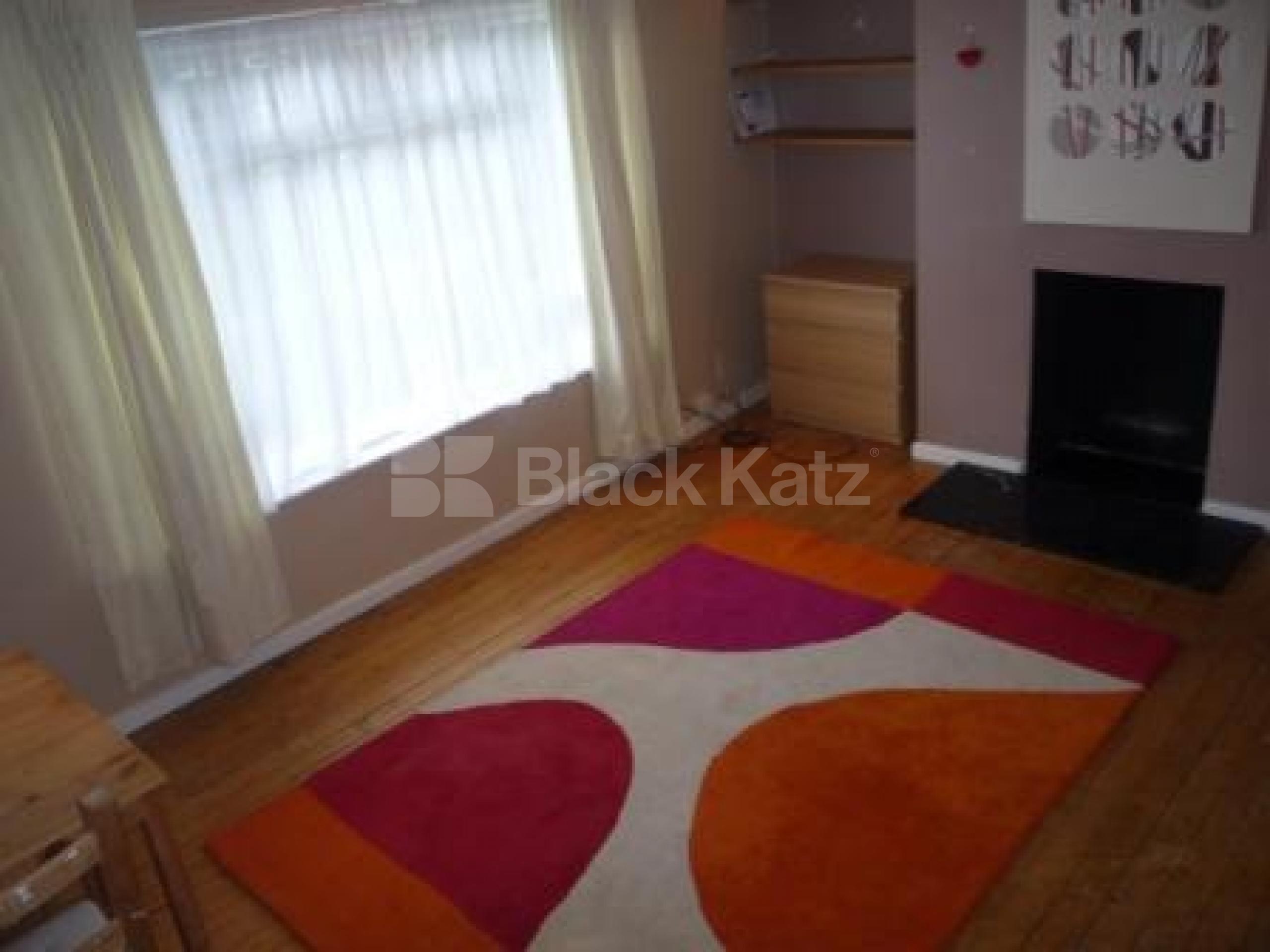 			2 Bedroom, 1 bath, 1 reception Flat			 Coppets Road, MUSWELL HILL N10