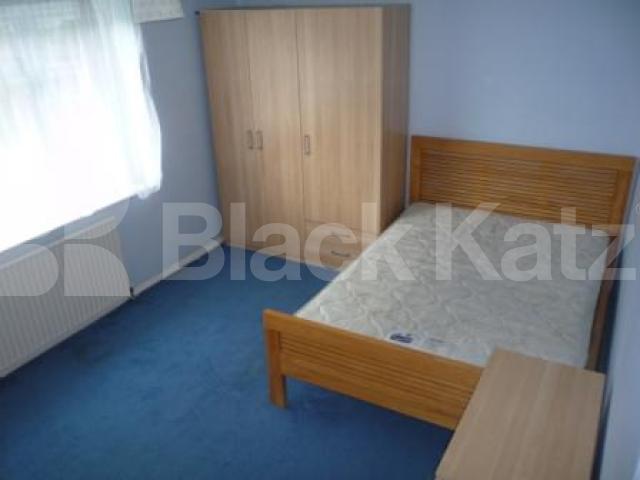 			2 Bedroom, 1 bath, 1 reception Flat			 Coppets Road, MUSWELL HILL