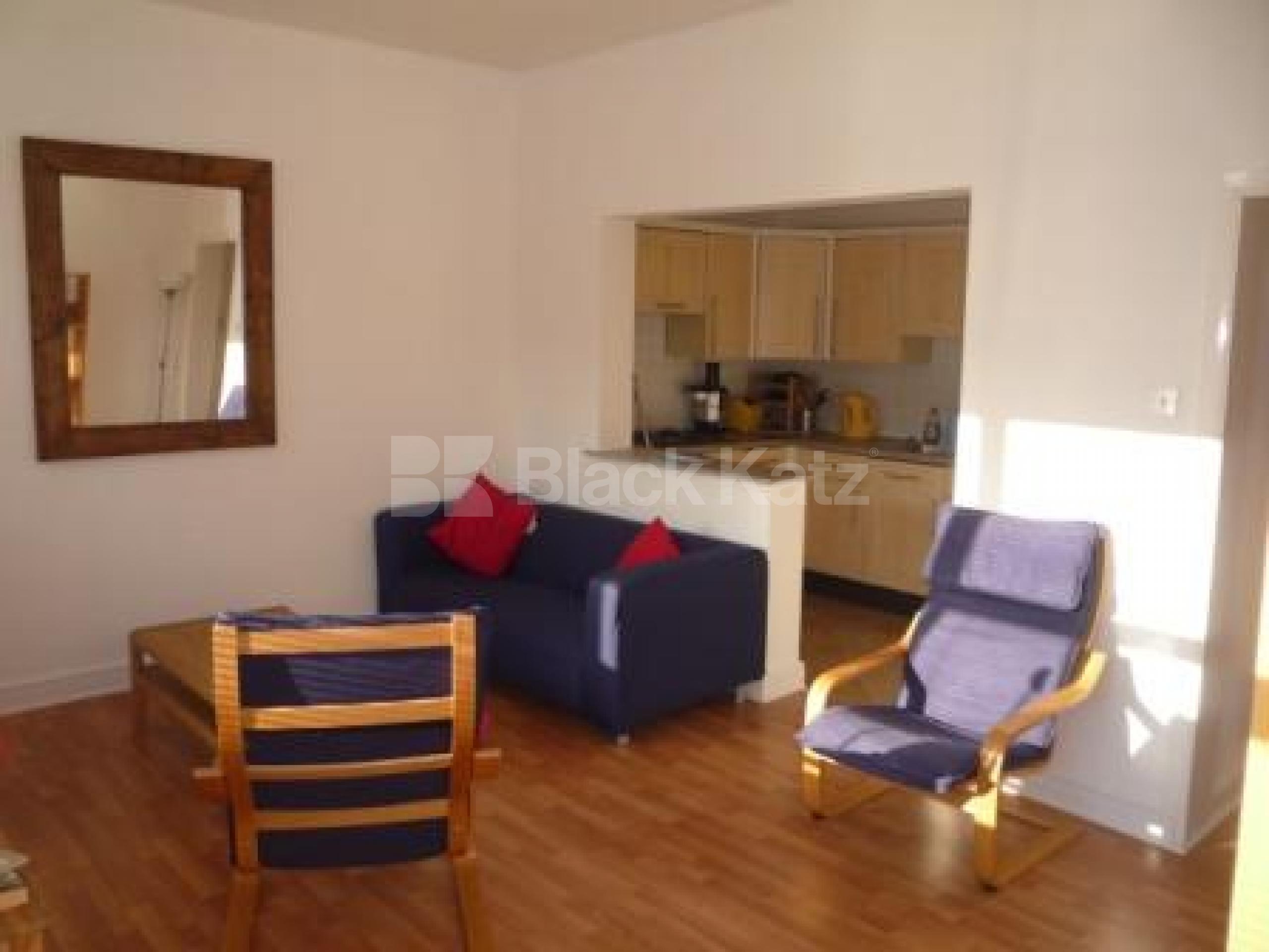 			3 Bedroom, 1 bath, 1 reception Flat			 Colney Hatch Lane, MUSWELL HILL N10