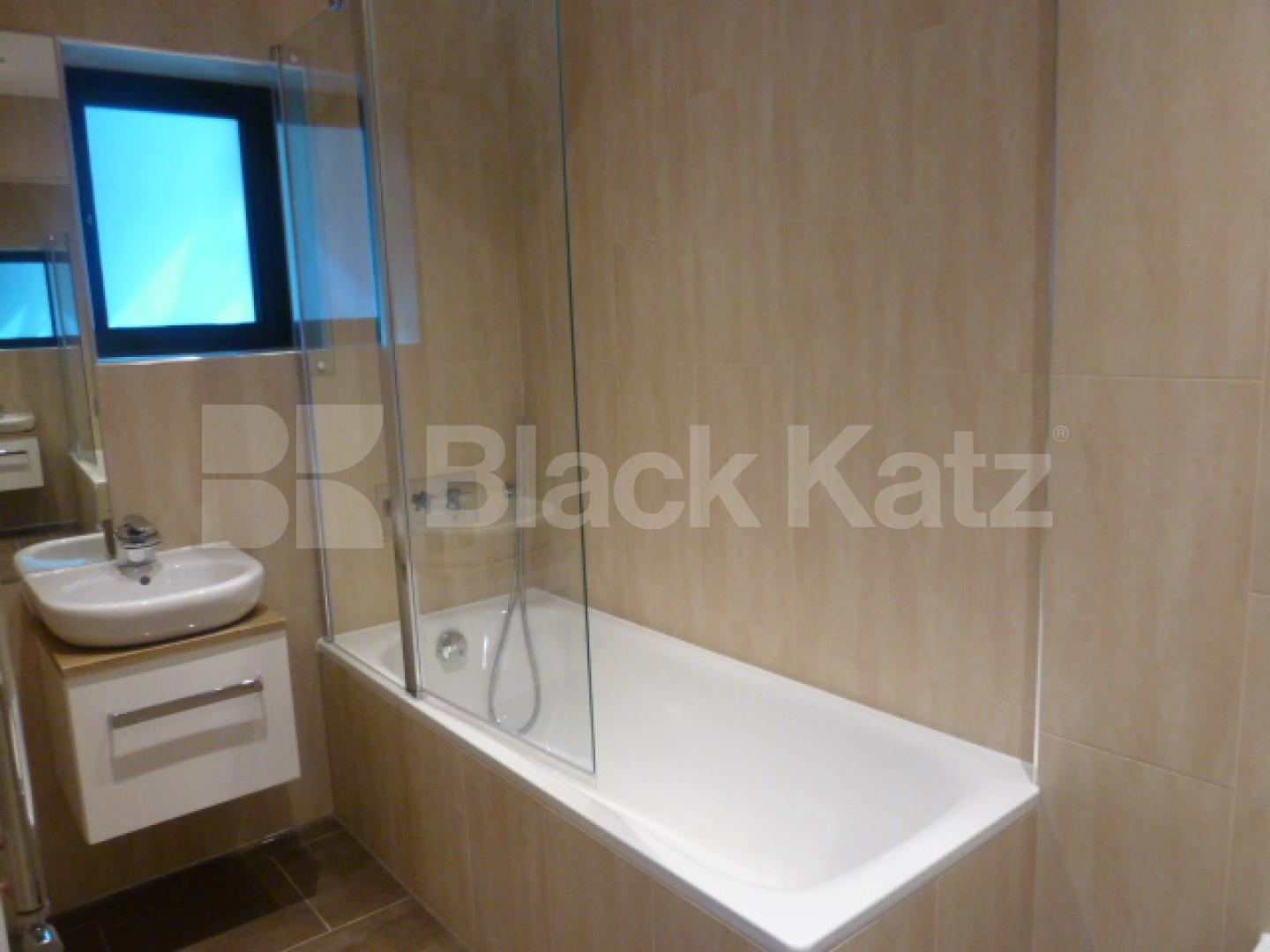 			SPACIOUS STUNNING BRAND NEW STUDIO IN ANGEL, Studio Apartment, 1 bath, 1 reception Flat			 Baron Street, ANGEL-ISLINGTON