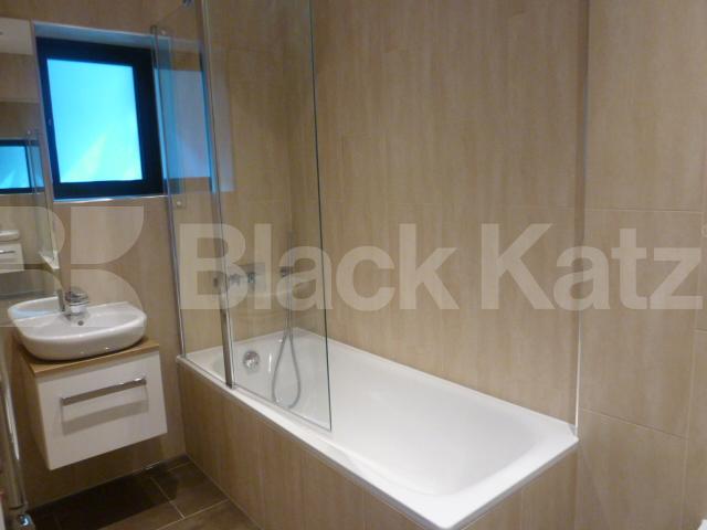 			SPACIOUS STUNNING BRAND NEW STUDIO IN ANGEL, Studio Apartment, 1 bath, 1 reception Flat			 Baron Street, ANGEL-ISLINGTON