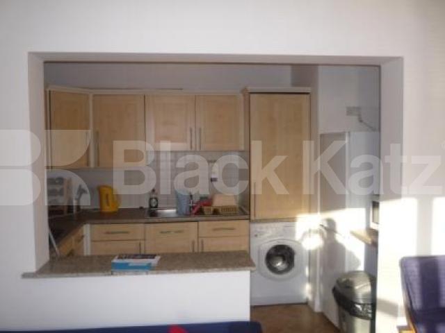 			3 Bedroom, 1 bath, 1 reception Flat			 Colney Hatch Lane, MUSWELL HILL