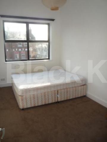 			3 Bedroom, 1 bath, 1 reception Flat			 Colney Hatch Lane, MUSWELL HILL