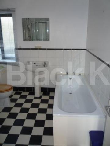 			3 Bedroom, 1 bath, 1 reception Flat			 Colney Hatch Lane, MUSWELL HILL