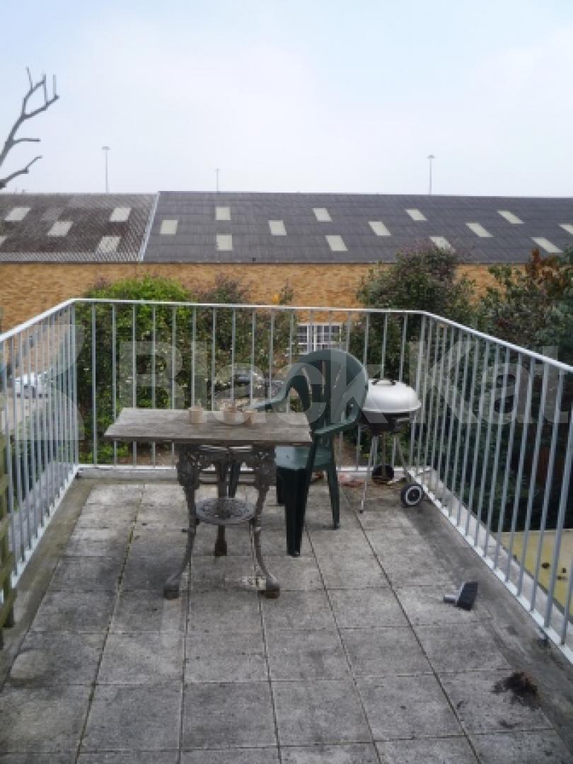 			ROOF TERRACE, 3 Bedroom, 1 bath, 1 reception Flat			 Uplands Road, CROUCH END N8