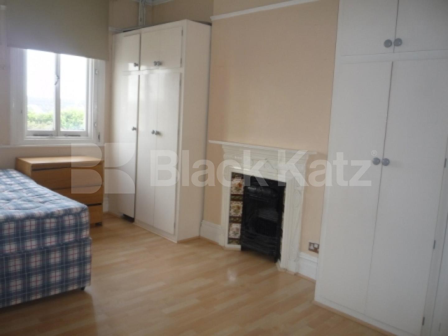 			ROOF TERRACE, 3 Bedroom, 1 bath, 1 reception Flat			 Uplands Road, CROUCH END N8