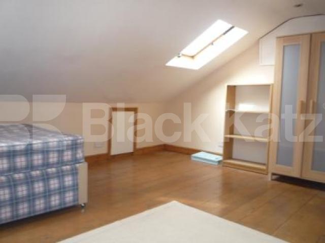 			ROOF TERRACE, 3 Bedroom, 1 bath, 1 reception Flat			 Uplands Road, CROUCH END N8