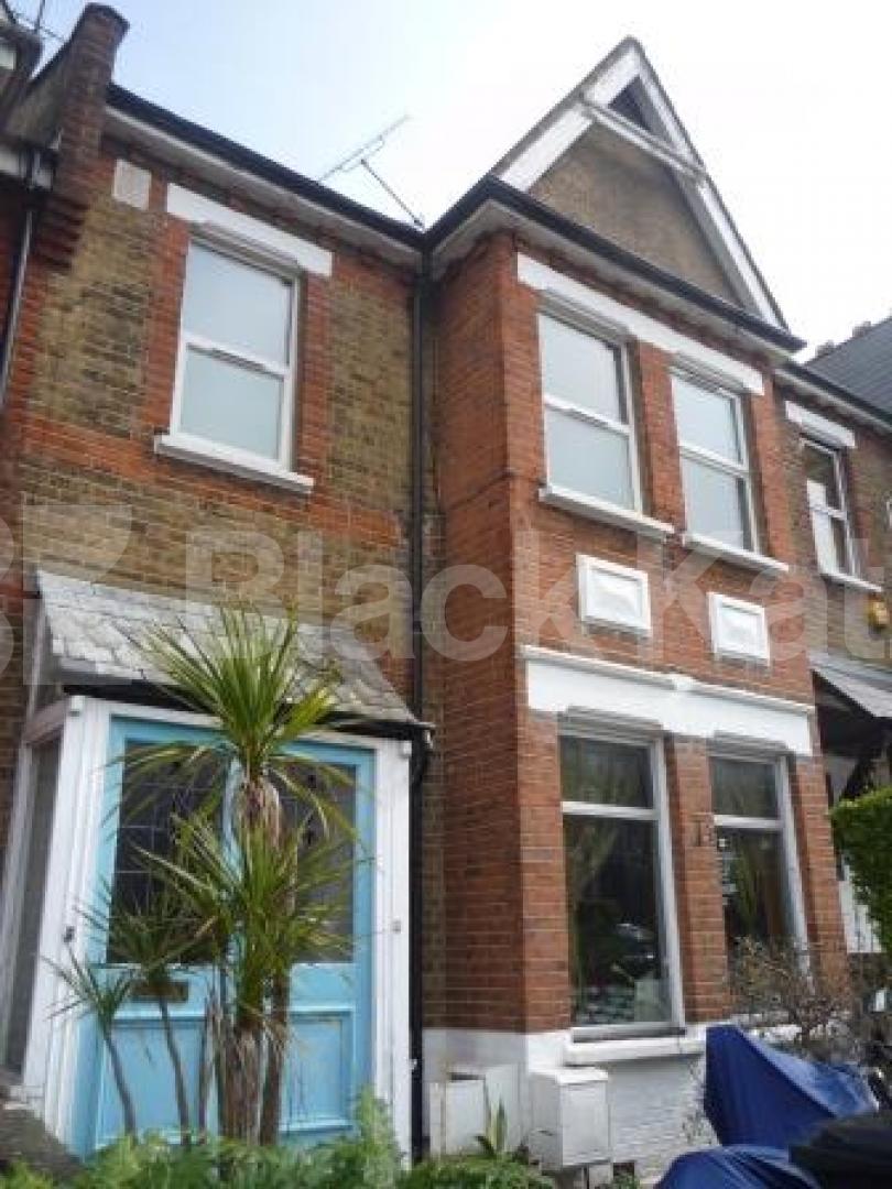 			ROOF TERRACE, 3 Bedroom, 1 bath, 1 reception Flat			 Uplands Road, CROUCH END N8