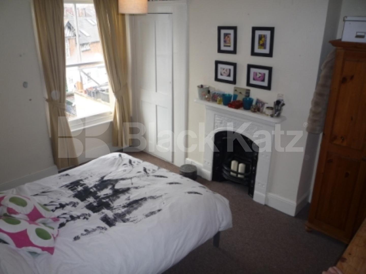 			4 Bedroom, 1 bath, 1 reception Flat			 The Broadway, CROUCH END