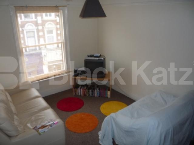 			4 Bedroom, 1 bath, 1 reception Flat			 The Broadway, CROUCH END