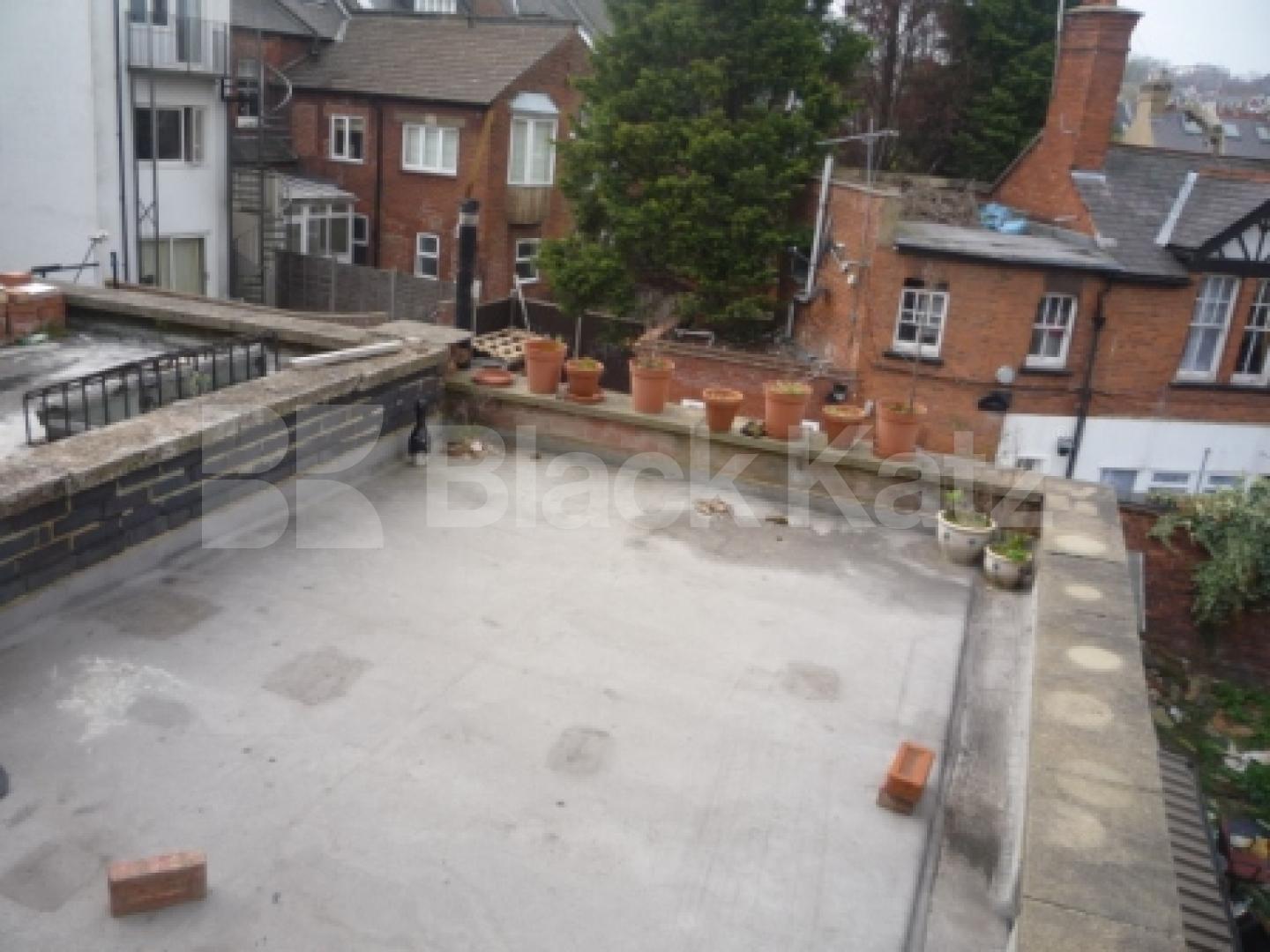 			4 Bedroom, 1 bath, 1 reception Flat			 The Broadway, CROUCH END