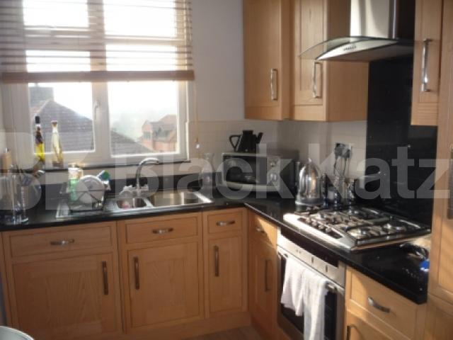 			3 Bedroom, 1 bath, 1 reception Flat			 Colney Hatch Lane, MUSWELL HILL